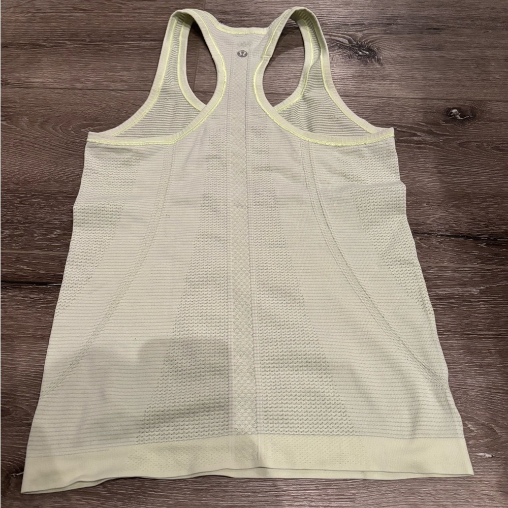Lululemon tank
